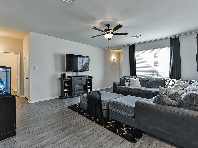 6306 Golden Gate Dr — Photo 29