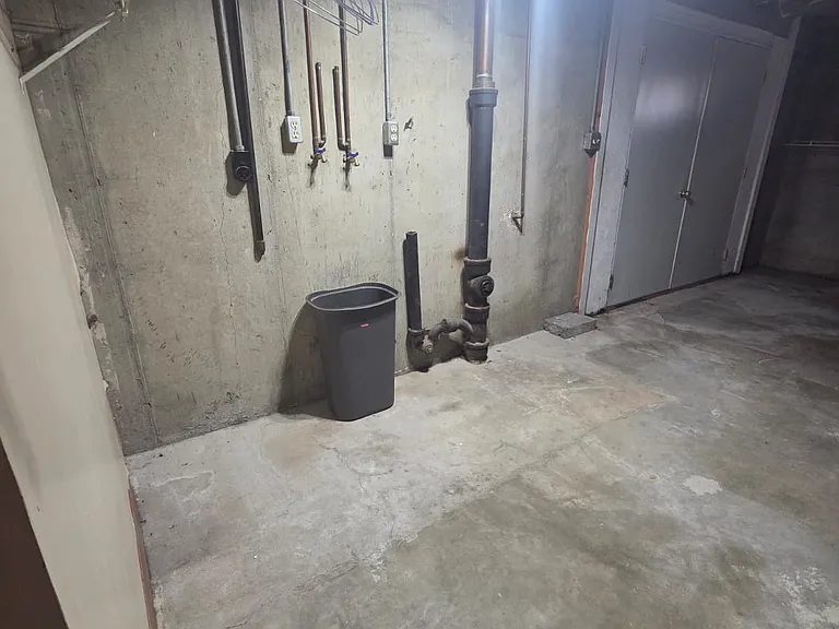 1105 Carol St — Photo 6