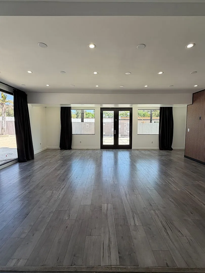 9040 Wildwood Ave — Photo 3