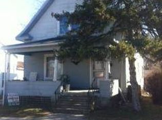 105 W 3rd St, Buchanan, MI 49107