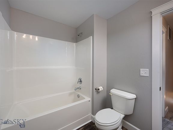 5th image of 611 W Jefferson St