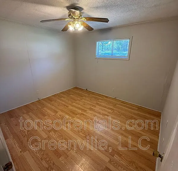 133 C Pleasant Dr — Photo 5