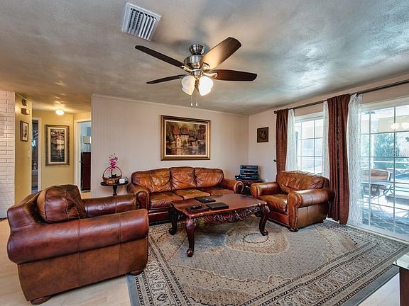 4th image of 7130 Isle Dr