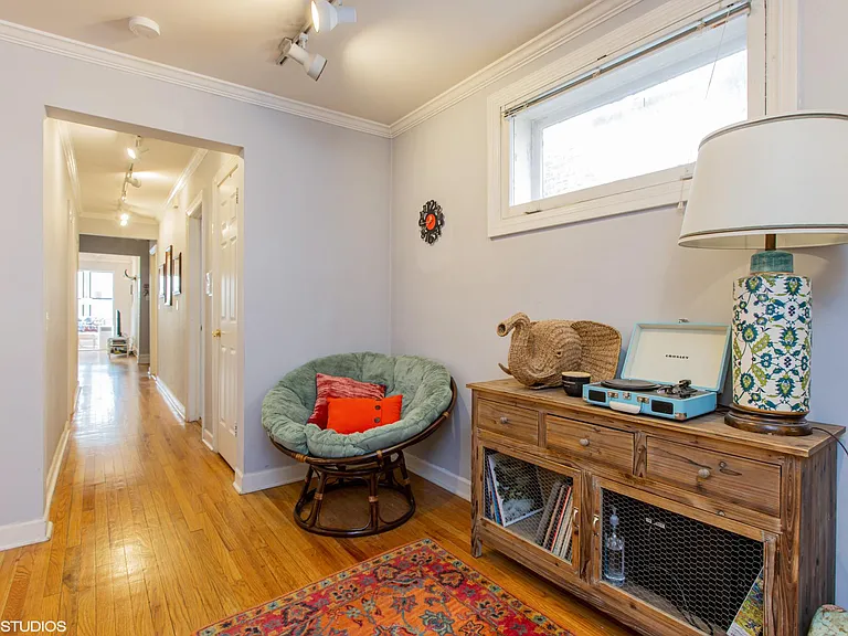 642 W Aldine Ave #3 — Photo 10