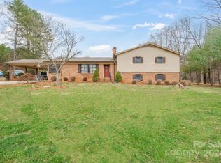 1976 E Maiden Rd, Maiden, NC 28650