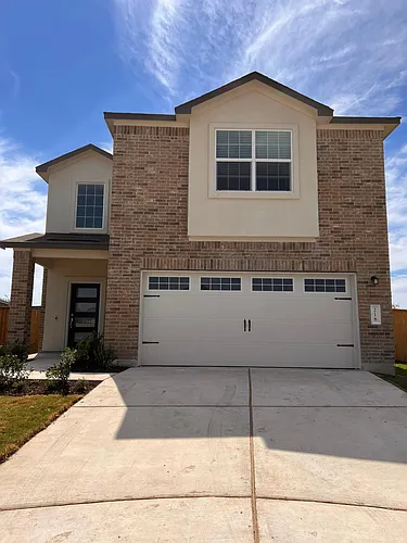 218 Milliner Loop Photo 1