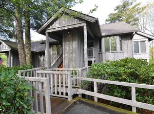 141 Chestnut Cv, Highlands, NC 28741