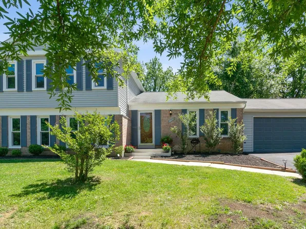 800 Bluffwood Ct, Fort Washington, MD 20744