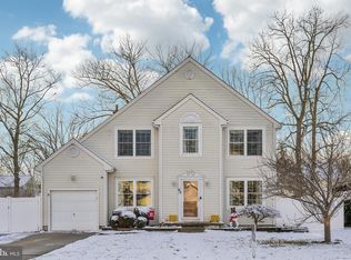 60 Wilson Dr, Sicklerville, NJ 08081