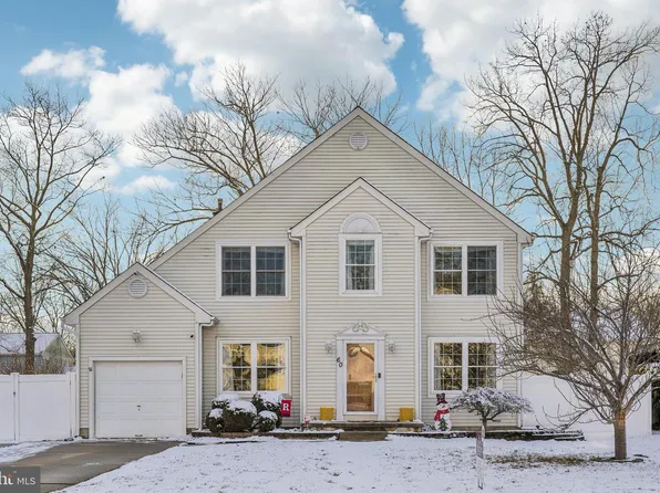 60 Wilson Dr, Sicklerville, NJ 08081