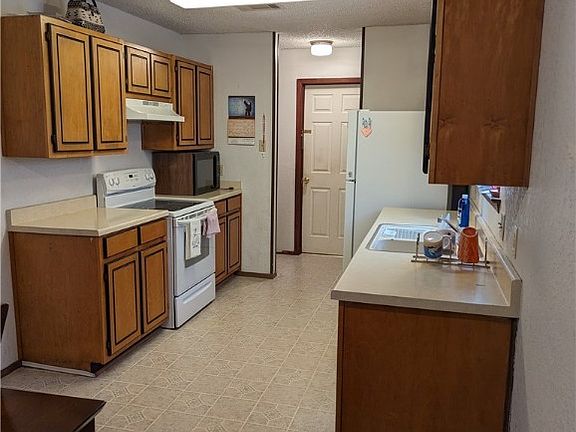 2nd image of 1708 Becker Dr