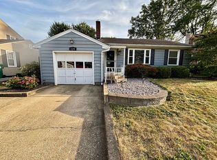 129 7th St, Columbiana, OH 44408