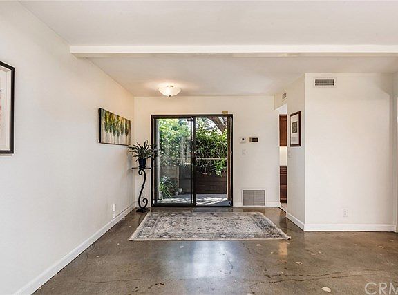 4th image of 1415 E 4th St APT 5