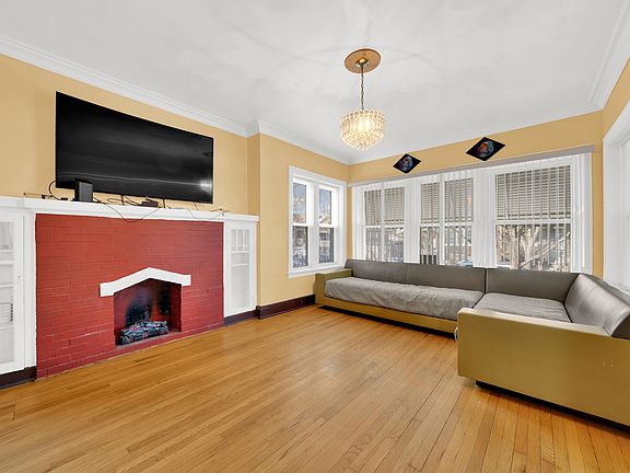 4th image of 6431 S Maplewood Ave