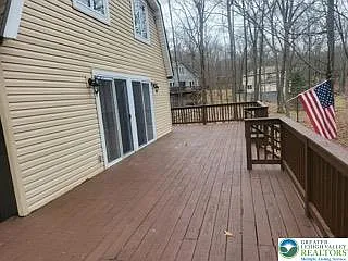1220 Dogwood Ln — Photo 2