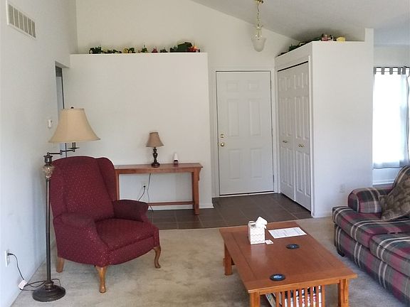 4th image of 111 Pine Trace Ct