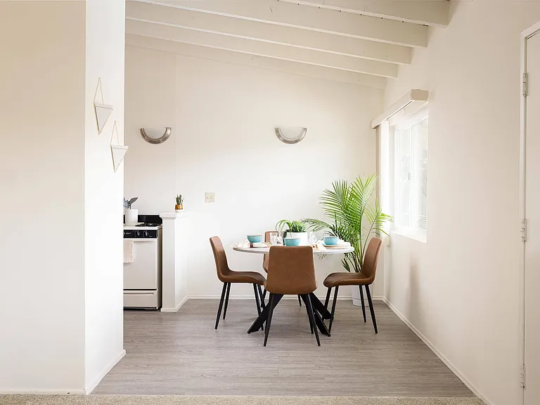Desert Spa Apartments — Photo 7