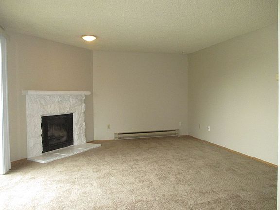 2nd image of 212 Portland Ct SW APT D