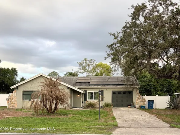 1362 Waterfall Dr, Spring Hill, FL 34608