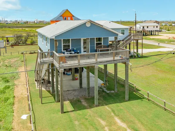 1310 Monument Dr, Surfside Beach, TX 77541