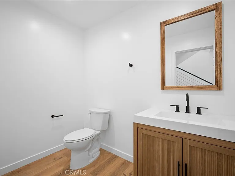 17805 Ludlow St — Photo 12