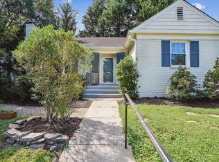 5708 Namakagan Rd, Bethesda, MD 20816