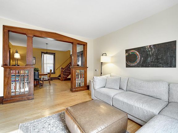 3rd image of 2649 Longfellow Ave
