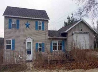 1040 Washington St, Darlington, WI 53530