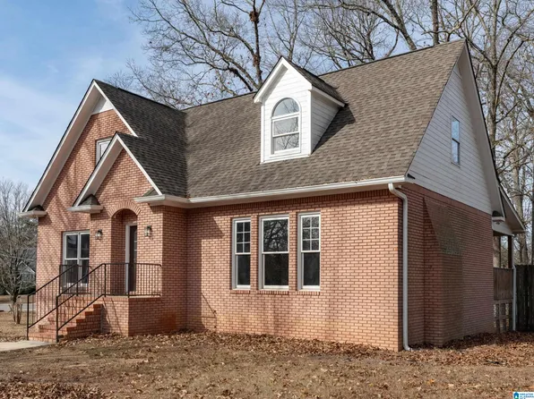 716 14th Ave, Pleasant Grove, AL 35127
