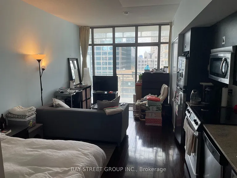 33 Charles St E #1910 — Photo 3