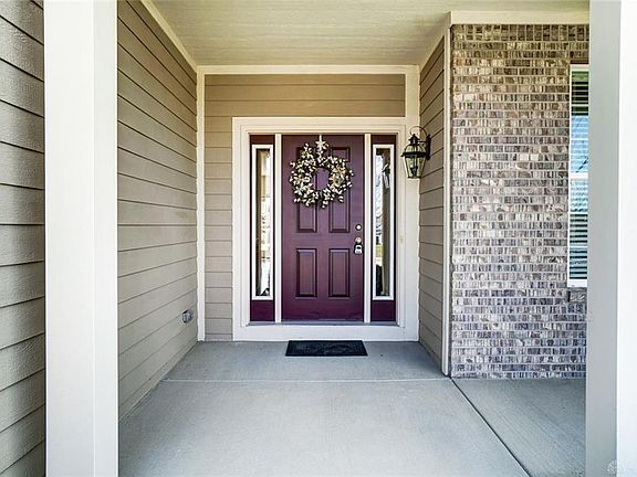 2nd image of 984 Sweeney Dr