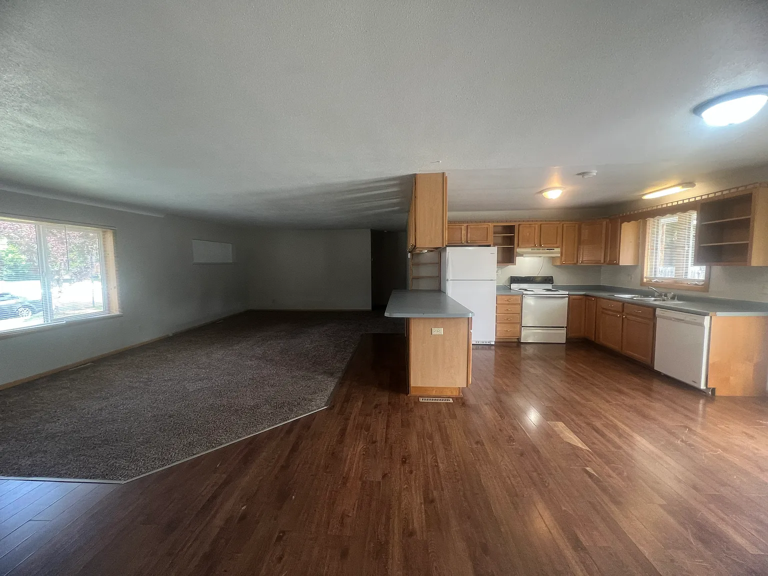 4 Bed/ 2 Bath Moorhead!! Available NOW! — Photo 3