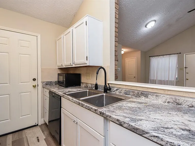 7117 Haven Creek Dr — Photo 12