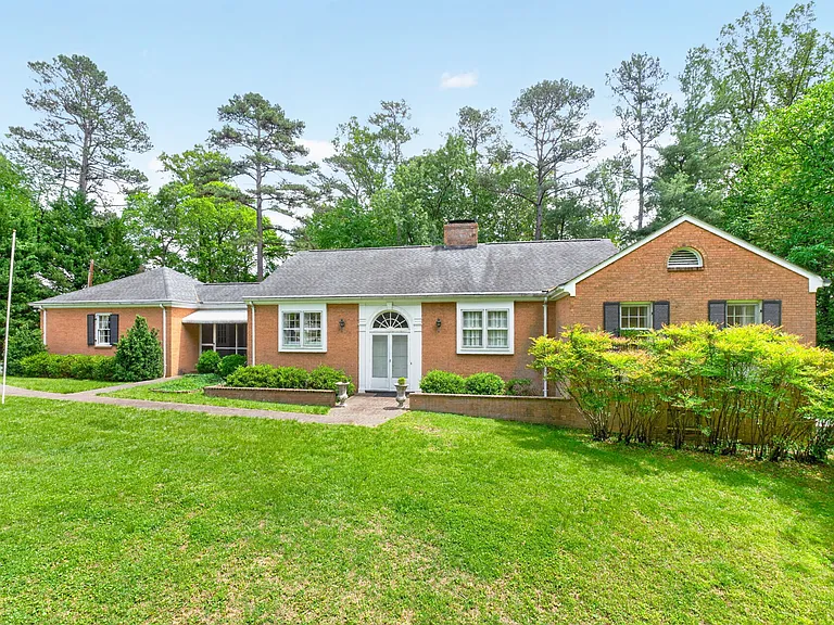 535 E Rio Rd — Photo 1