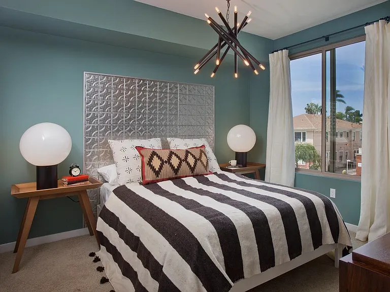 Bedroom with carpet