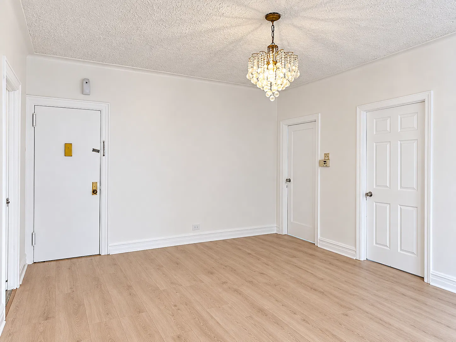 4 bed, $4,000 — Photo 3