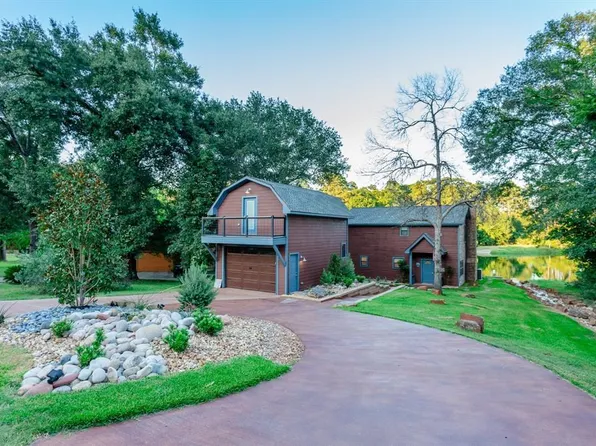 80 Hunters Creek Dr, Huntsville, TX 77340