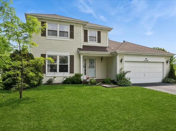 1436 Bridgedale Rd, Crystal Lake, IL 60014
