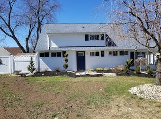17 Sunrise Rd, Old Bridge, NJ 08857