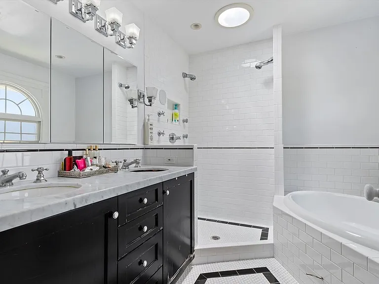 1442 E Federal Way — Photo 17