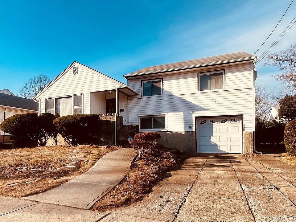 1st image of 236 Lyon Street