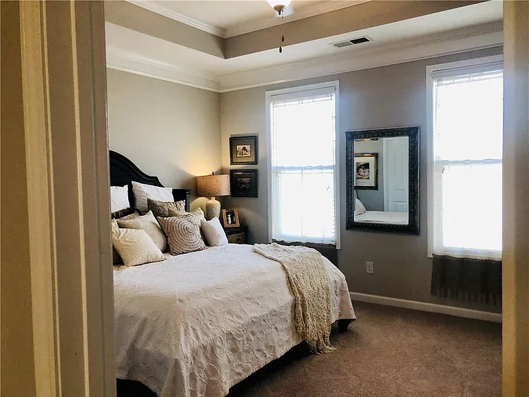 324 Beacons Pl — Photo 18