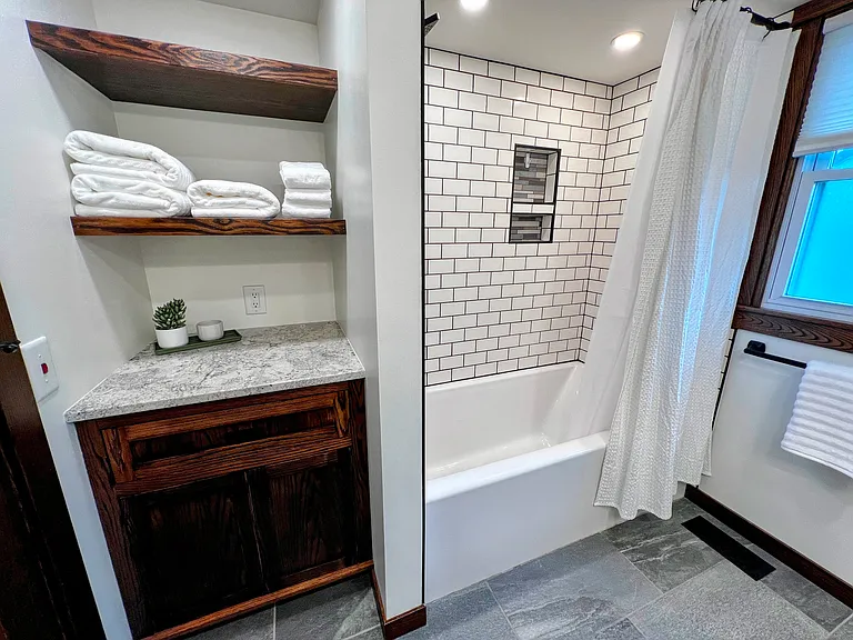 228 W Lexington Blvd — Photo 14