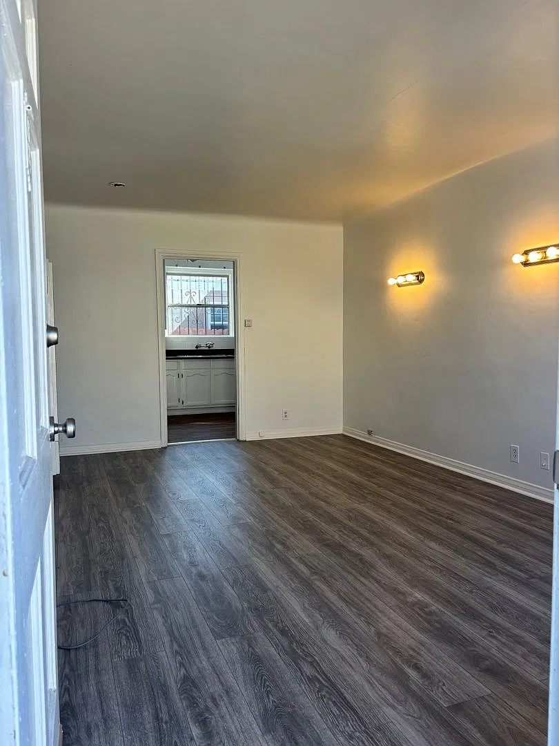 1727-1731 W. 83rd Street — Photo 2