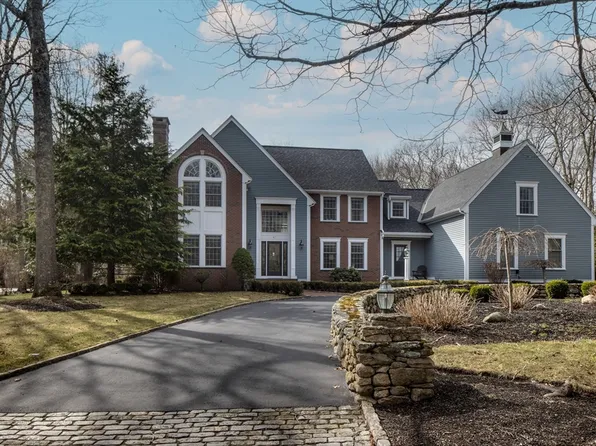 47 Tucker Ln, Dartmouth, MA 02747