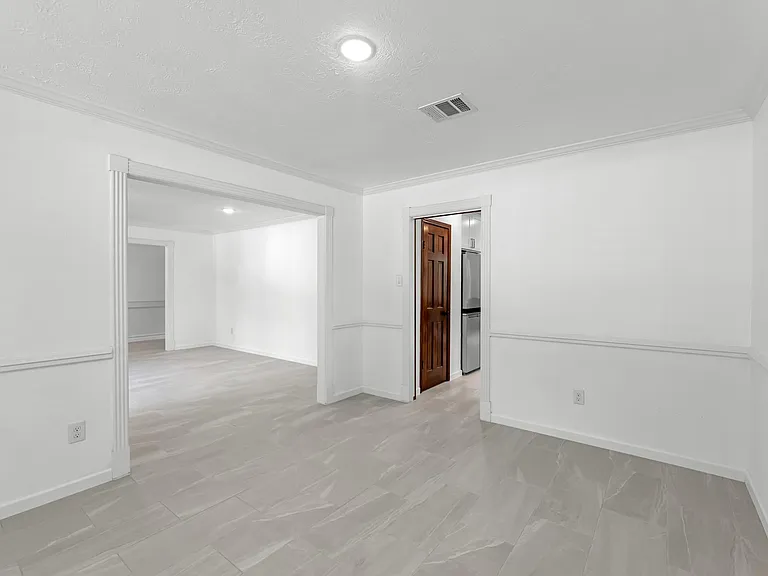 8011 Liberty Elm Ct — Photo 22