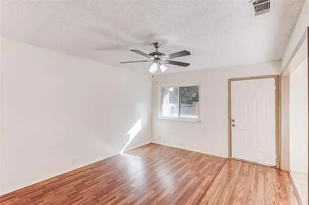 4408 Westminster Dr — Photo 3