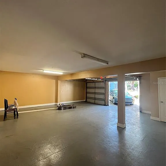 520 E Amelia St — Photo 11
