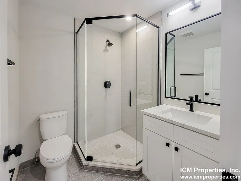 4421 N Seeley Ave #2 — Photo 5