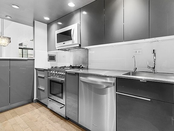 5th image of 372 5th Ave APT 5C